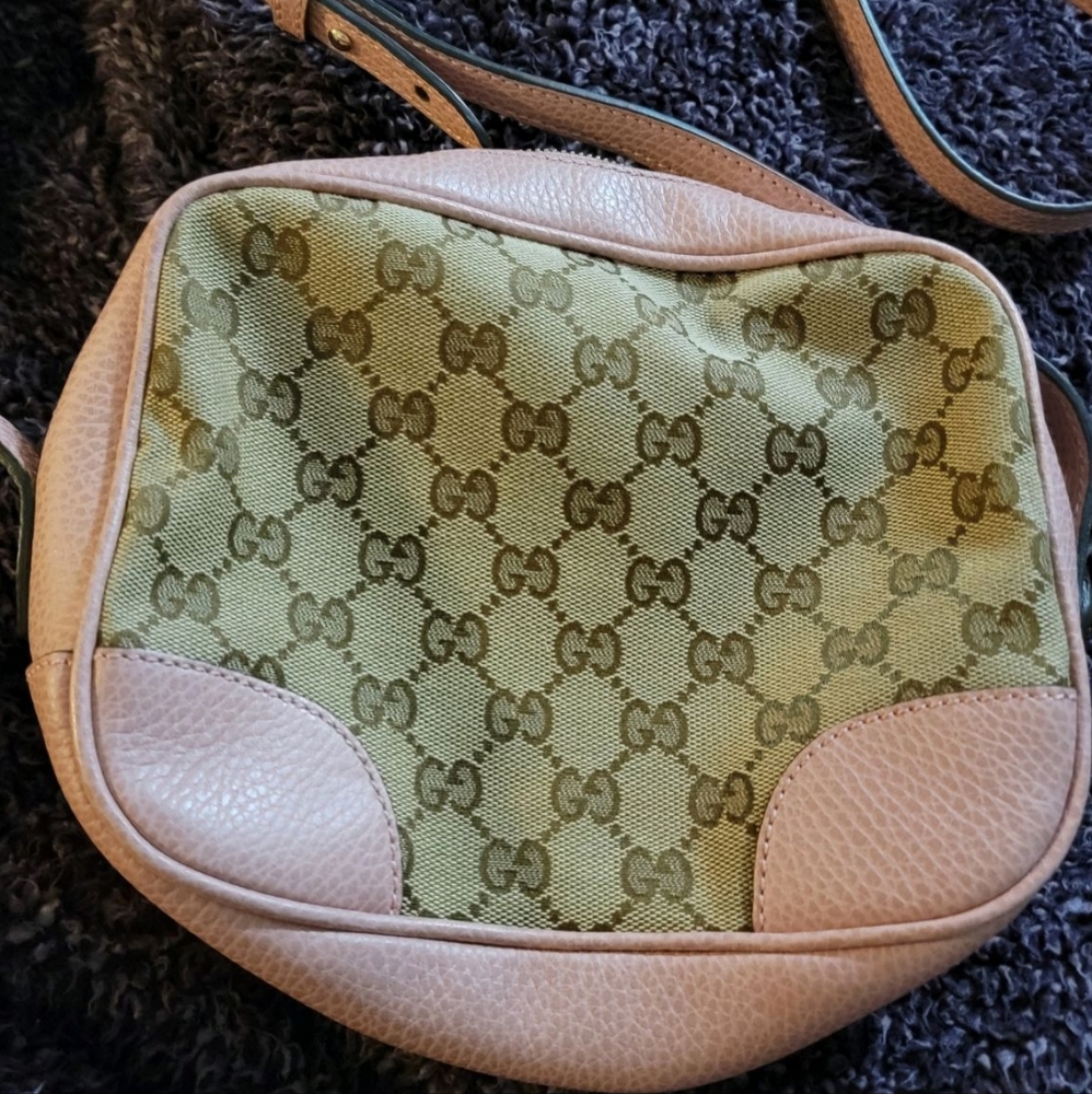 For those on Santas Nice List: Gucci Pink Leather crossbody